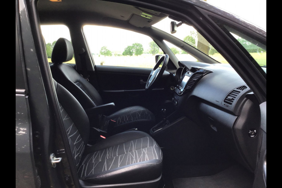 Kia Venga 1.6 CVVT Edition AUTOMAAT/Camera All-seasons