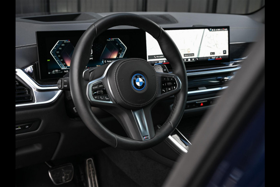 BMW X5 xDrive50e | M-Sport Pro | Panoramadak | Active Cruise | 360 Camera | Iconic Glow | Harman/Kardon | Memory Seats | Head-Up | Luchtvering | Ambiance Interieur | Trekhaak |