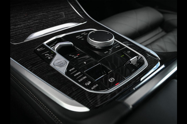 BMW X5 xDrive50e | M-Sport Pro | Panoramadak | Active Cruise | 360 Camera | Iconic Glow | Harman/Kardon | Memory Seats | Head-Up | Luchtvering | Ambiance Interieur | Trekhaak |