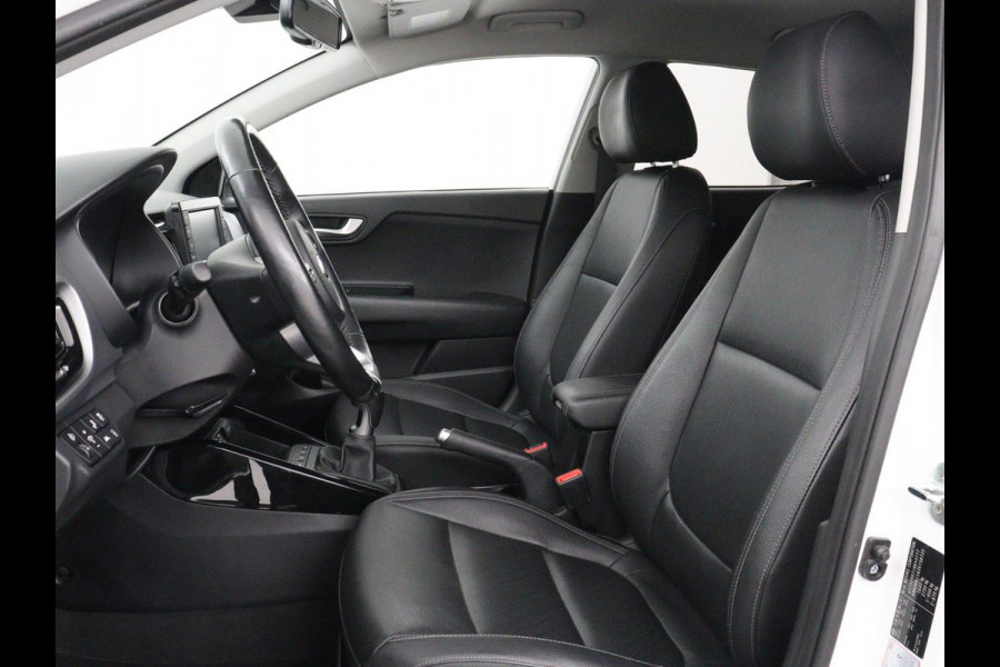 Kia Stonic 1.0 T-GDi ExecutiveLine Lederen bekleding | DAB radio | Carplay | Achteruitrij camera | Adaptive cruise control | Navigatie | Side assist | Keyless | Stoel & stuurwiel verwarming