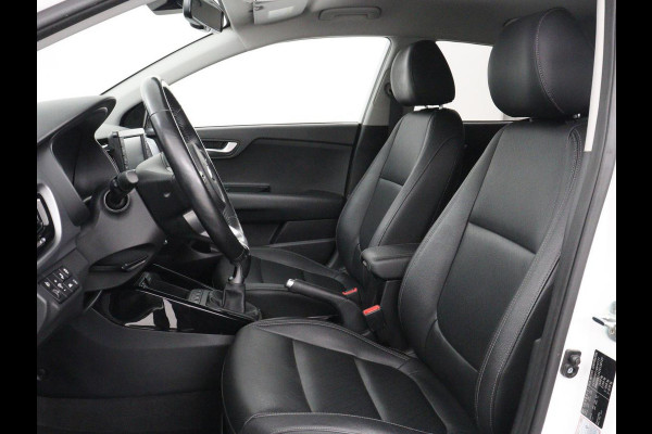 Kia Stonic 1.0 T-GDi ExecutiveLine Lederen bekleding | DAB radio | Carplay | Achteruitrij camera | Adaptive cruise control | Navigatie | Side assist | Keyless | Stoel & stuurwiel verwarming