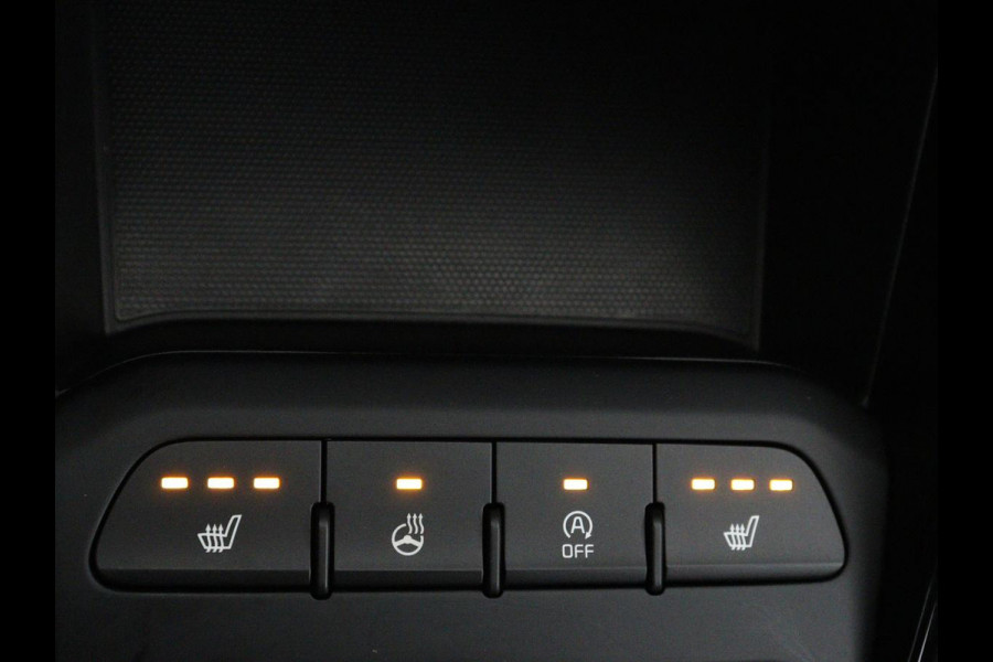 Kia Stonic 1.0 T-GDi ExecutiveLine Lederen bekleding | DAB radio | Carplay | Achteruitrij camera | Adaptive cruise control | Navigatie | Side assist | Keyless | Stoel & stuurwiel verwarming