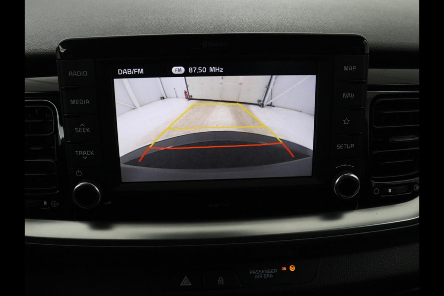 Kia Stonic 1.0 T-GDi ExecutiveLine Lederen bekleding | DAB radio | Carplay | Achteruitrij camera | Adaptive cruise control | Navigatie | Side assist | Keyless | Stoel & stuurwiel verwarming