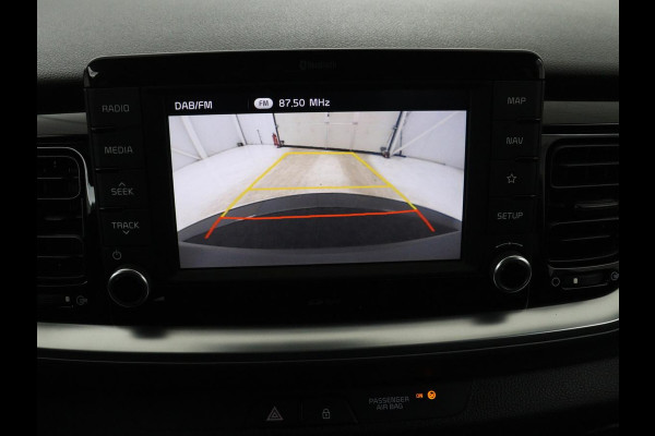 Kia Stonic 1.0 T-GDi ExecutiveLine Lederen bekleding | DAB radio | Carplay | Achteruitrij camera | Adaptive cruise control | Navigatie | Side assist | Keyless | Stoel & stuurwiel verwarming