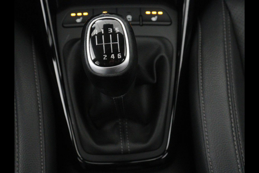 Kia Stonic 1.0 T-GDi ExecutiveLine Lederen bekleding | DAB radio | Carplay | Achteruitrij camera | Adaptive cruise control | Navigatie | Side assist | Keyless | Stoel & stuurwiel verwarming