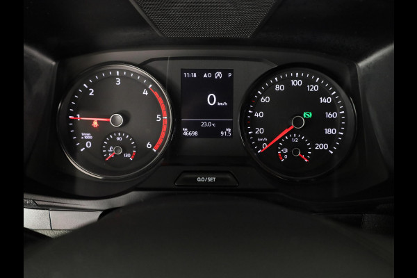 Volkswagen Crafter 35 2.0 TDI L3H3 Highline EURO VI 140 pk Automaat | Verlengde garantie | Navigatie | Trekhaak | Parkeersensoren | Achteruitrijcamera | Geveerde bestuurdersstoel |