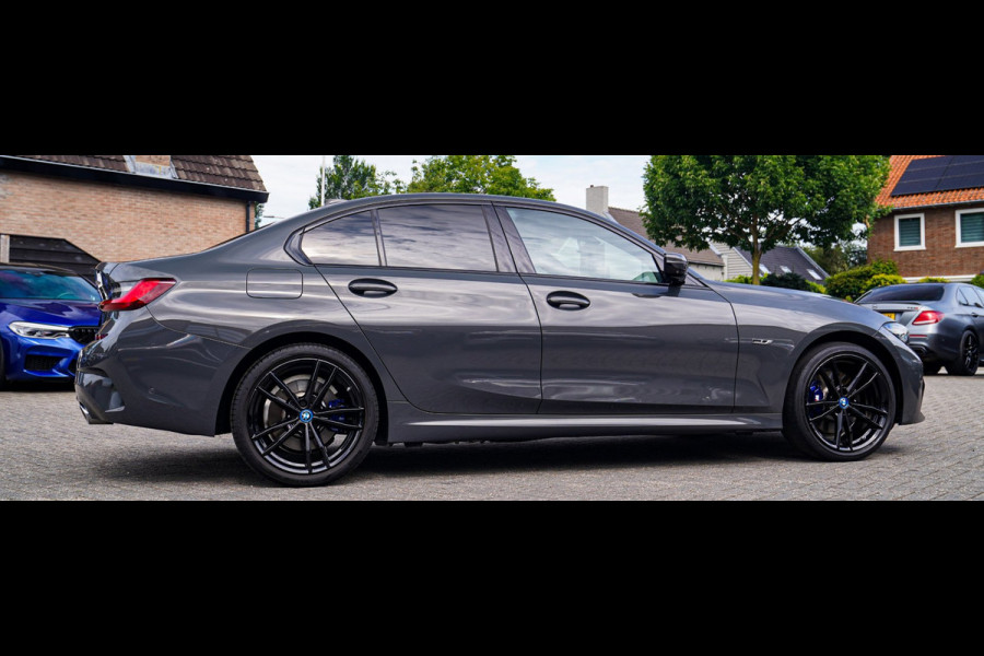 BMW 3-serie 330e | Head Up Display | 360 Camera | Stoelverwarming | Apple Carplay