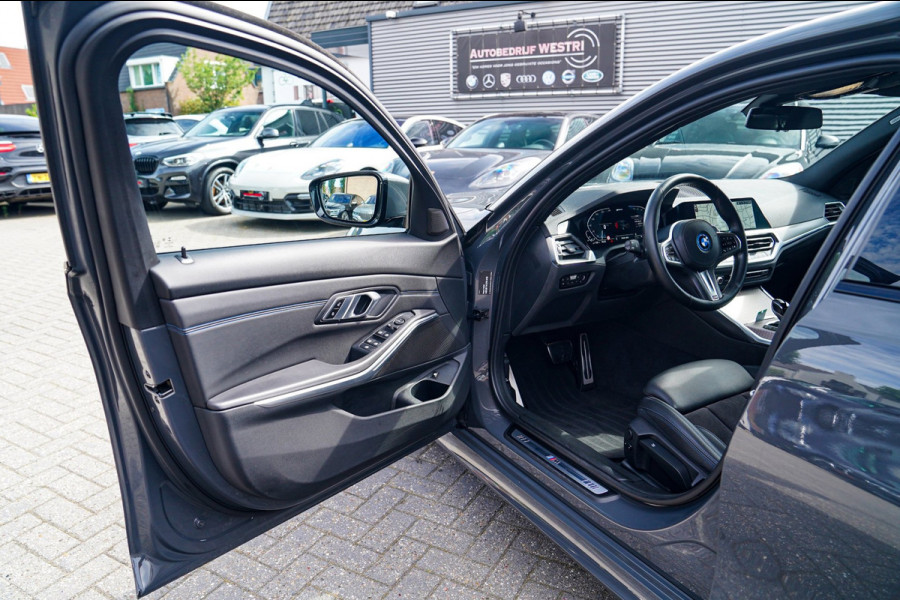 BMW 3-serie 330e | Head Up Display | 360 Camera | Stoelverwarming | Apple Carplay