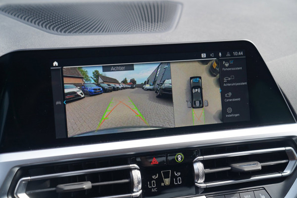 BMW 3-serie 330e | Head Up Display | 360 Camera | Stoelverwarming | Apple Carplay