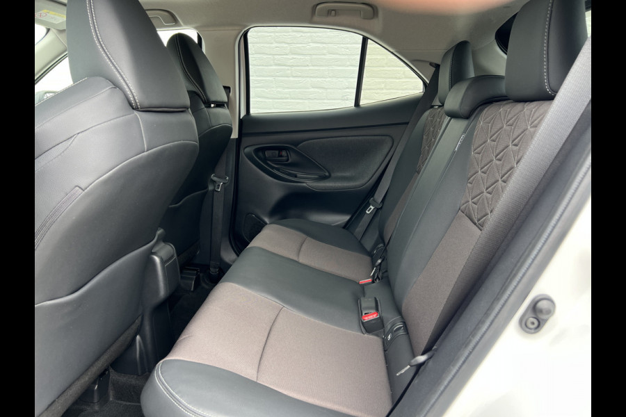Toyota Yaris Cross 1.5 Hybrid Executive | Navi | 360 Camera | Carplay | Dodehoek | Winter Pack