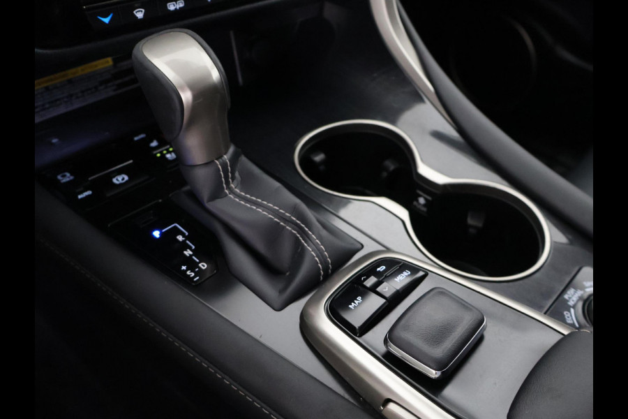 Lexus RX 450h 4WD Luxury Line | Navigatie | Stoelventilatie & Verwarming | Leder | Kofferbak automatisch |