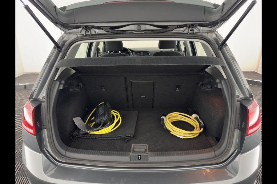 Volkswagen e-Golf E-DITION (INCL-BTW) *ADAPTIVE-CRUISE | FULL-LED | NAVI-FULLMAP | ECC | CCS-FASTLOADER | PDC | 16''ALU*