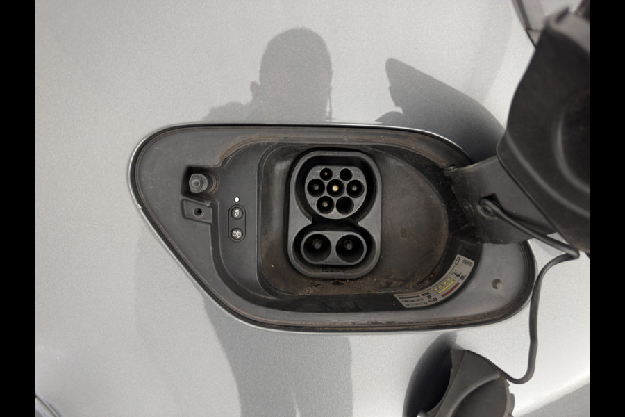 Volkswagen e-Golf E-DITION (INCL-BTW) *ADAPTIVE-CRUISE | FULL-LED | NAVI-FULLMAP | ECC | CCS-FASTLOADER | PDC | 16''ALU*