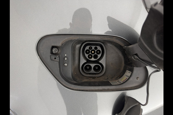 Volkswagen e-Golf E-DITION (INCL-BTW) *ADAPTIVE-CRUISE | FULL-LED | NAVI-FULLMAP | ECC | CCS-FASTLOADER | PDC | 16''ALU*