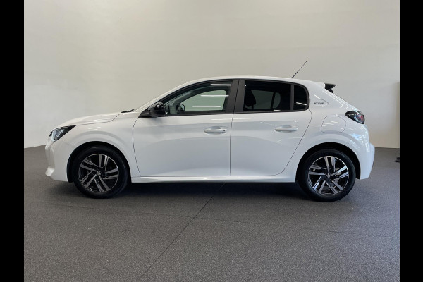 Peugeot 208 1.2 PureTech Style Navigatie Apple Carplay Android Auto Parkeersensoren achter Head-up display Cruise Control Full Led Climate Control Lichtmetalen velgen