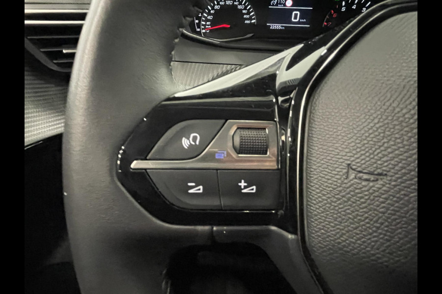 Peugeot 208 1.2 PureTech Style Navigatie Apple Carplay Android Auto Parkeersensoren achter Head-up display Cruise Control Full Led Climate Control Lichtmetalen velgen