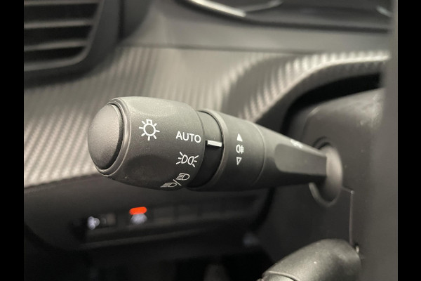 Peugeot 208 1.2 PureTech Style Navigatie Apple Carplay Android Auto Parkeersensoren achter Head-up display Cruise Control Full Led Climate Control Lichtmetalen velgen