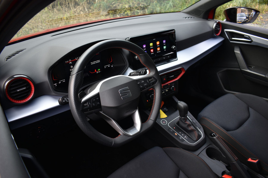 Seat Ibiza TSI 116PK DSG FR-SPORT CAMERA/ACC/CARPLAY 1E EIG