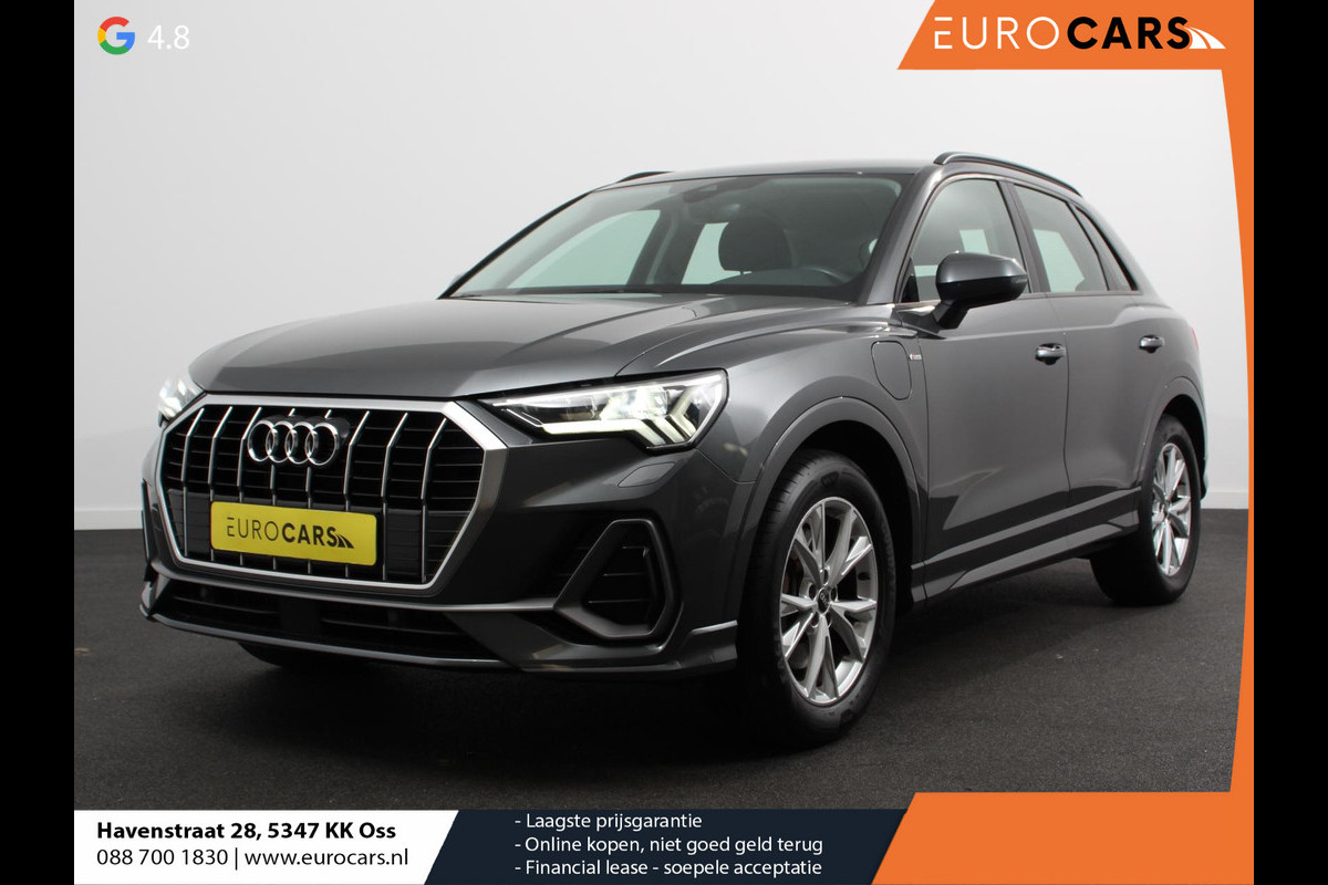 Audi Q3 45 TFSI S-line PHEV Automaat Climate control Adaptieve cruise control Led Keyless Navigatie Apple Carplay/ Android Auto Parkeersensoren Trekhaak Verwarmde voorstoelen Radio Lichtmetalen velgen