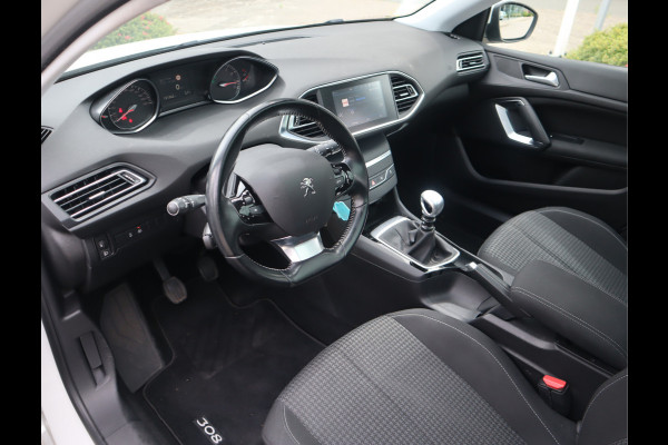 Peugeot 308 SW 1.2 PureTech Blue Lease Executive Navi / Climate / Pano / Pdc / Elekramen / Distributie recent vervangen / Onderhoud reeds uitgevoerd /