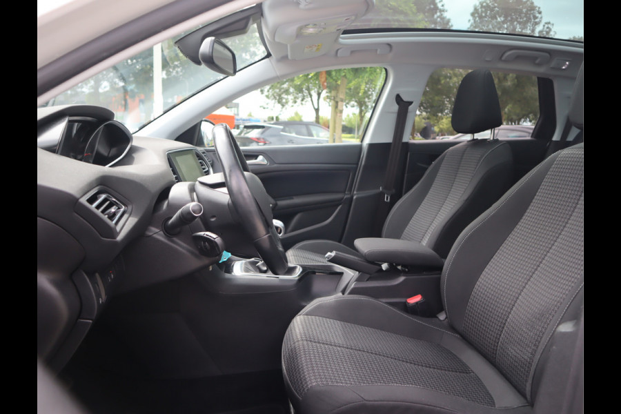 Peugeot 308 SW 1.2 PureTech Blue Lease Executive Navi / Climate / Pano / Pdc / Elekramen / Distributie recent vervangen / Onderhoud reeds uitgevoerd /