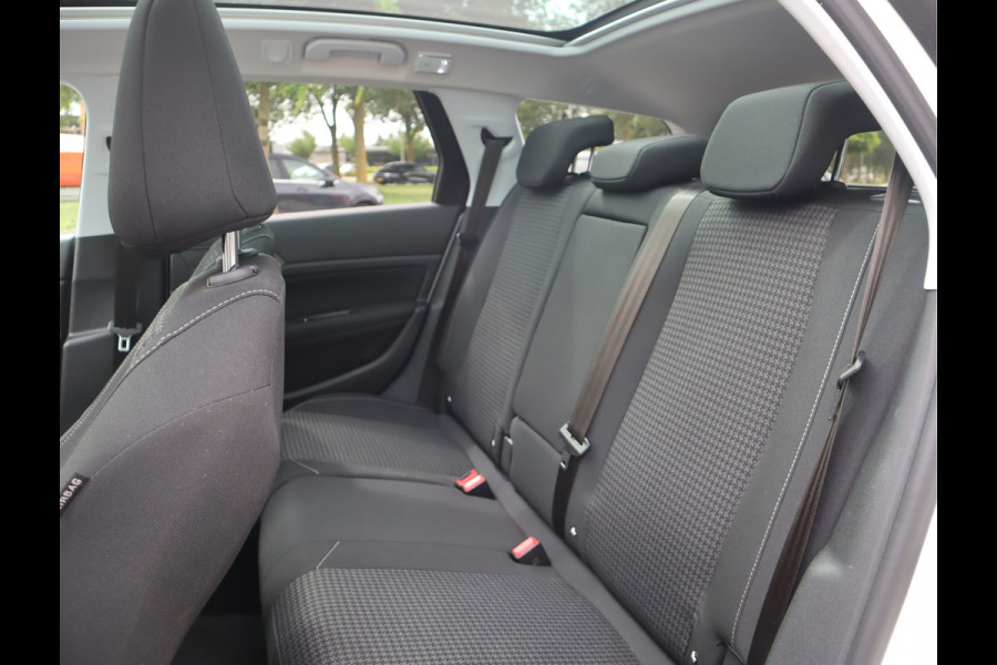 Peugeot 308 SW 1.2 PureTech Blue Lease Executive Navi / Climate / Pano / Pdc / Elekramen / Distributie recent vervangen / Onderhoud reeds uitgevoerd /