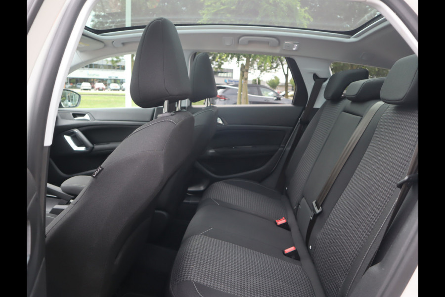 Peugeot 308 SW 1.2 PureTech Blue Lease Executive Navi / Climate / Pano / Pdc / Elekramen / Distributie recent vervangen / Onderhoud reeds uitgevoerd /