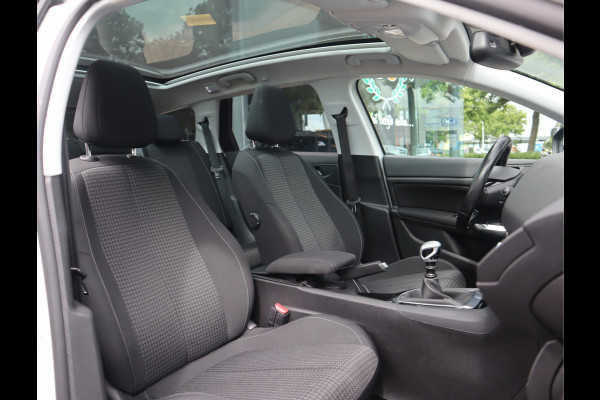 Peugeot 308 SW 1.2 PureTech Blue Lease Executive Navi / Climate / Pano / Pdc / Elekramen / Distributie recent vervangen / Onderhoud reeds uitgevoerd /