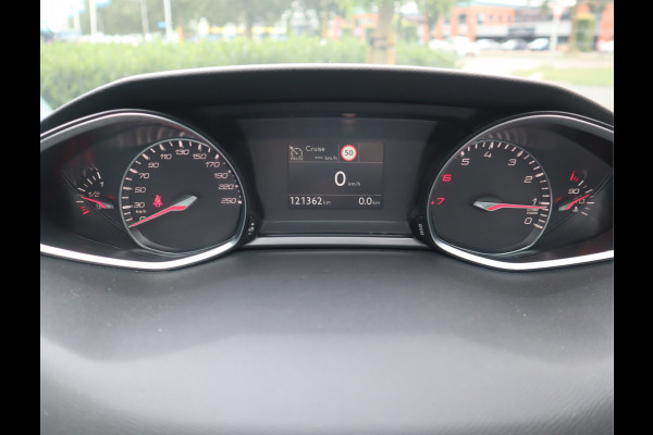 Peugeot 308 SW 1.2 PureTech Blue Lease Executive Navi / Climate / Pano / Pdc / Elekramen / Distributie recent vervangen / Onderhoud reeds uitgevoerd /