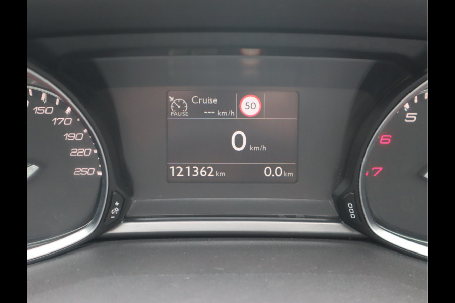 Peugeot 308 SW 1.2 PureTech Blue Lease Executive Navi / Climate / Pano / Pdc / Elekramen / Distributie recent vervangen / Onderhoud reeds uitgevoerd /