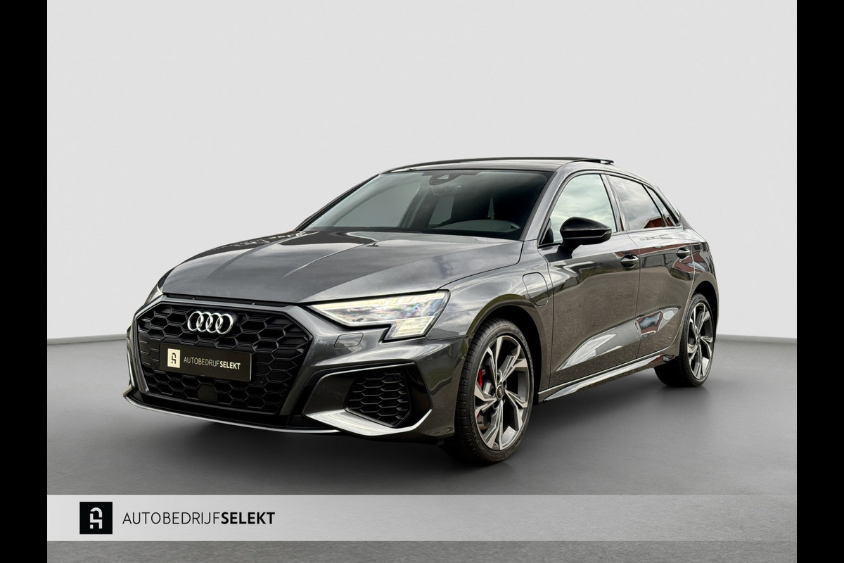 Audi A3 Sportback 45 TFSI e | Pano | Matrix | Memory | RS stoelen | Camera | Keyless | Bang Olufsen | Sfeerverlichting | 1e eig.