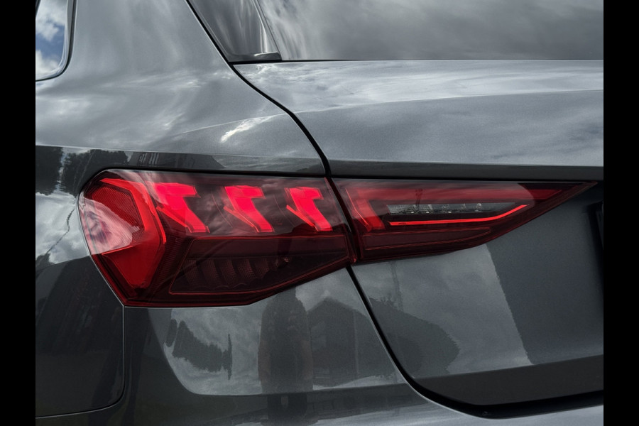 Audi A3 Sportback 45 TFSI e | Pano | Matrix | Memory | RS stoelen | Camera | Keyless | Bang Olufsen | Sfeerverlichting | 1e eig.