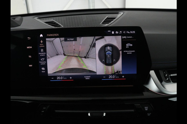 BMW X1 xDrive23i M-sport | Panoramadak | Head-up | Harman Kardon | Stuur/Stoelverwarming | 360 camera | Carplay | Memory | Climate control | Sfeerverlichting | Full LED | Leder / Alcantara