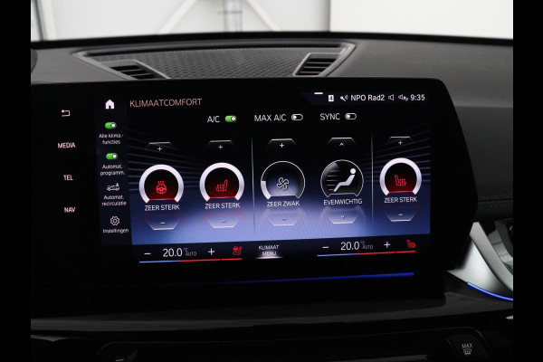 BMW X1 xDrive23i M-sport | Panoramadak | Head-up | Harman Kardon | Stuur/Stoelverwarming | 360 camera | Carplay | Memory | Climate control | Sfeerverlichting | Full LED | Leder / Alcantara