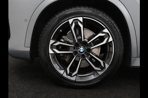 BMW X1 xDrive23i M-sport | Panoramadak | Head-up | Harman Kardon | Stuur/Stoelverwarming | 360 camera | Carplay | Memory | Climate control | Sfeerverlichting | Full LED | Leder / Alcantara