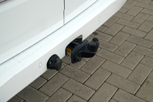 Ford E-Transit Custom 320 L1H1 Limited 71 kWh 218pk - 2x Schuifdeur - Trekhaak - Camera - Carplay - Rijklaar