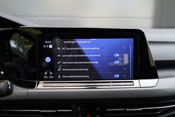 Volkswagen Golf 2.0 TSI R 4Motion | PANO | AKRAPOVIC | DODE HOEK | STUURVERW | IQ-LIGHT |