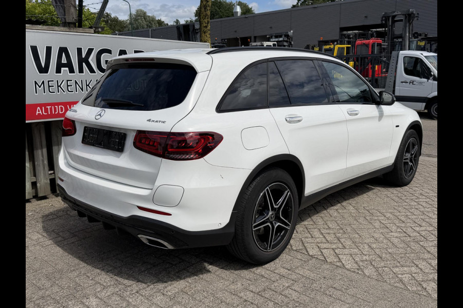 Mercedes-Benz GLC 300e 4MATIC AMG Line 19"/Luchtvering/Matrix LED/Keyless/Memory + stoelverwarming/Sfeerverlichting/Elektrische klep/Apple Carplay & Android Auto