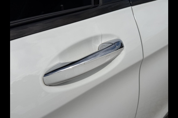 Mercedes-Benz GLC 300e 4MATIC AMG Line 19"/Luchtvering/Matrix LED/Keyless/Memory + stoelverwarming/Sfeerverlichting/Elektrische klep/Apple Carplay & Android Auto