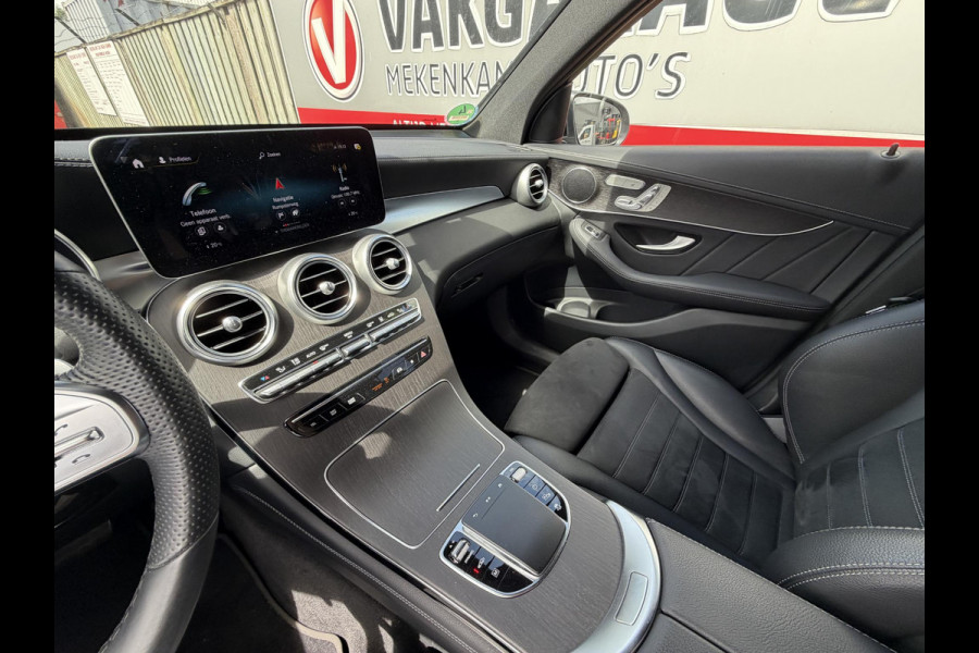 Mercedes-Benz GLC 300e 4MATIC AMG Line 19"/Luchtvering/Matrix LED/Keyless/Memory + stoelverwarming/Sfeerverlichting/Elektrische klep/Apple Carplay & Android Auto