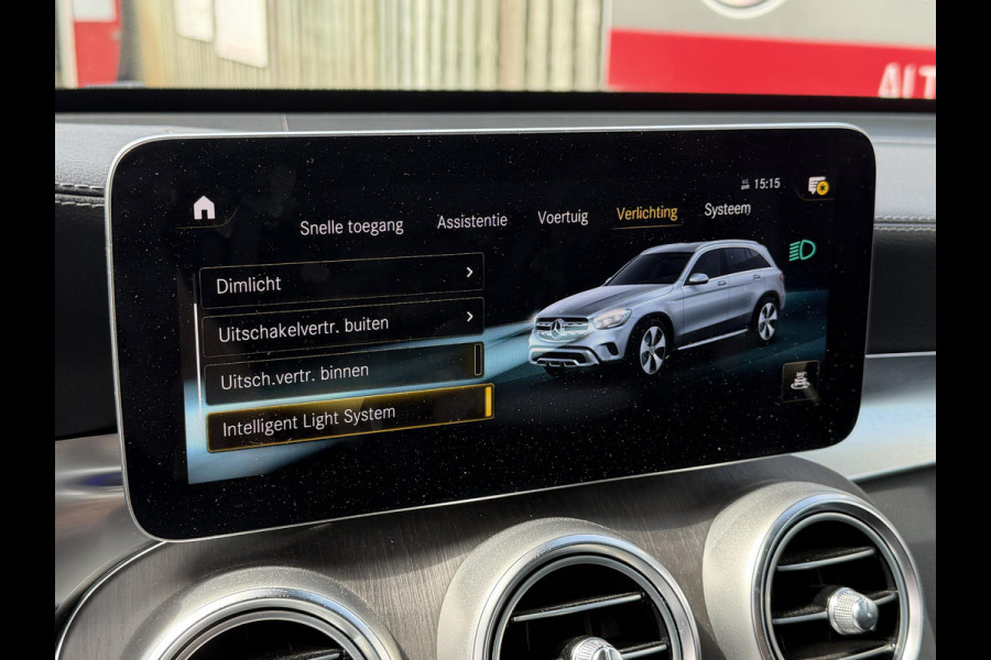Mercedes-Benz GLC 300e 4MATIC AMG Line 19"/Luchtvering/Matrix LED/Keyless/Memory + stoelverwarming/Sfeerverlichting/Elektrische klep/Apple Carplay & Android Auto