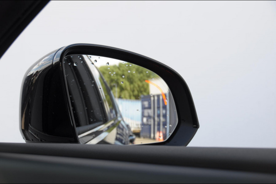 Volvo EX40 252PK Automaat Ext. Range Ultra Black Edition / Adaptieve koplampen / Panoramadak / 360 Camera / Apple carplay / Android auto / Elektrisch bedienbare voorstoelen / Pilot assist / Adaptive cruise control / Harman kardon audio / Stoelverwarming voor / Warmtepomp