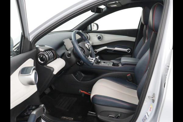 BYD ATTO 3 Comfort 60 kWh | Warmtepomp | 92.5% SOH | 3-Fase | Panoramadak | Adaptive cruise | 360 camera | DAB+ | Carplay | Dodehoek detectie | Leder