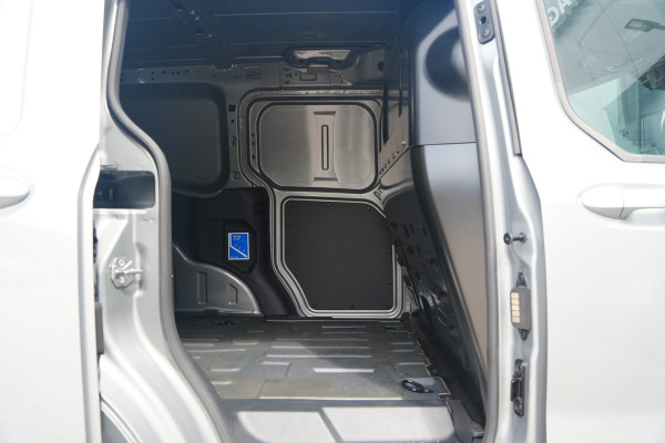 Ford E-Transit Courier Limited 44 kWh 136pk - Trekhaak - Stoel/Stuurverwarming - ACC - Blindspot - Camera - Rijklaar