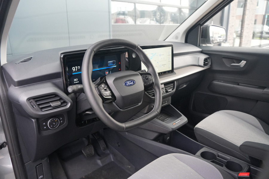 Ford E-Transit Courier Limited 44 kWh 136pk - Trekhaak - Stoel/Stuurverwarming - ACC - Blindspot - Camera - Rijklaar