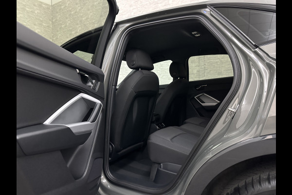 Audi Q3 Sportback 45 TFSI e 245pk S-Line | ACC | Trekhaak | Navi Plus | Lane Assist | Dodehoek | Carplay | LED | Stoelverwarming | Climate-Control | Interieur-Voorverwarming | Bovag Garantie |