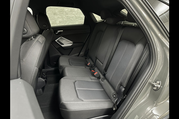 Audi Q3 Sportback 45 TFSI e 245pk S-Line | ACC | Trekhaak | Navi Plus | Lane Assist | Dodehoek | Carplay | LED | Stoelverwarming | Climate-Control | Interieur-Voorverwarming | Bovag Garantie |