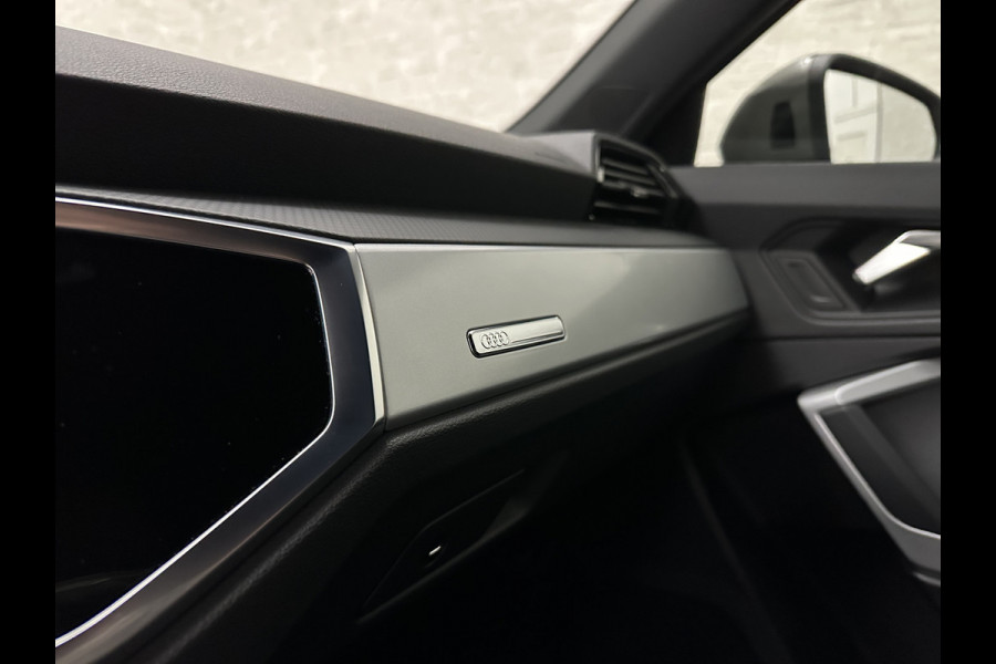 Audi Q3 Sportback 45 TFSI e 245pk S-Line | ACC | Trekhaak | Navi Plus | Lane Assist | Dodehoek | Carplay | LED | Stoelverwarming | Climate-Control | Interieur-Voorverwarming | Bovag Garantie |