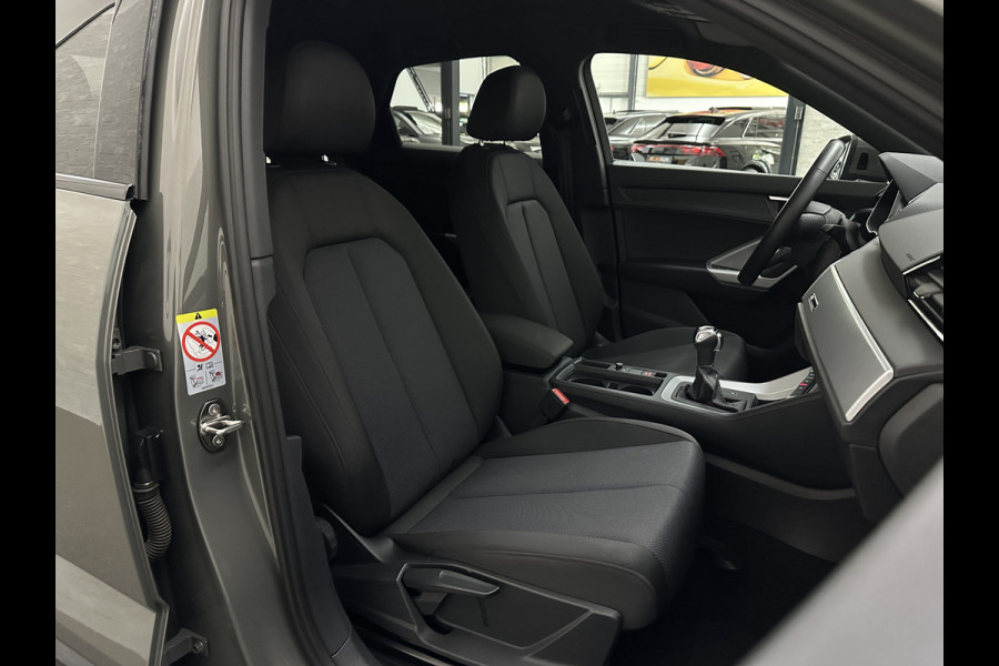 Audi Q3 Sportback 45 TFSI e 245pk S-Line | ACC | Trekhaak | Navi Plus | Lane Assist | Dodehoek | Carplay | LED | Stoelverwarming | Climate-Control | Interieur-Voorverwarming | Bovag Garantie |