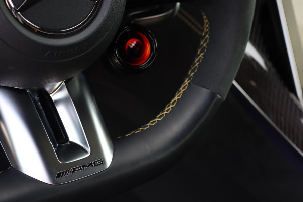Mercedes-Benz AMG GT AMG 63 4MATIC+ Coupé | Keramisch | Carbon | AMG Dynamic+ | Achterasbesturing | Panoramadak | Performance-Stoelen | Multicountourstoelen | Burmester | Distronic+ |